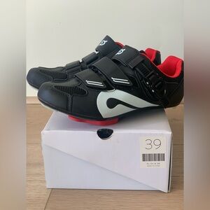 Women’s Peloton Cycling Shoes Size 39